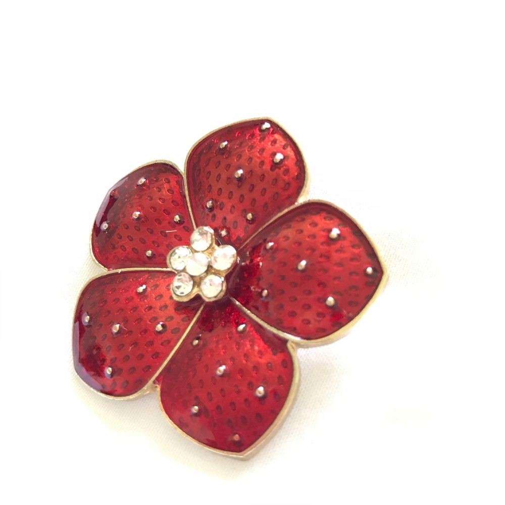 🌸  Item#1   5 Leaf Red Flower Brooch